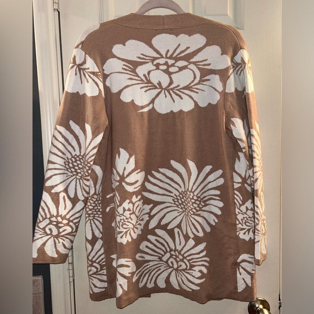 Sioni Cream and Tan Floral Open Cardigan - Picture 2 of 3